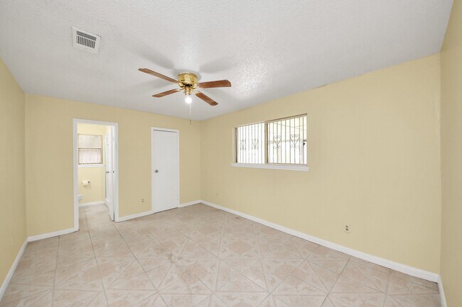 Building Photo - 8105 Lanham Ln