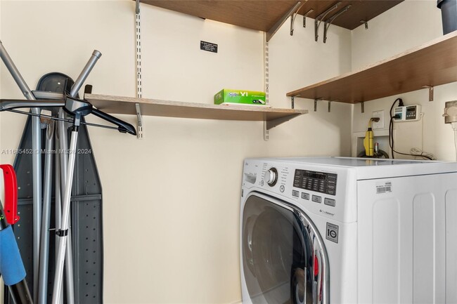 Laundry Room IN UNIT - 1050 Brickell Ave