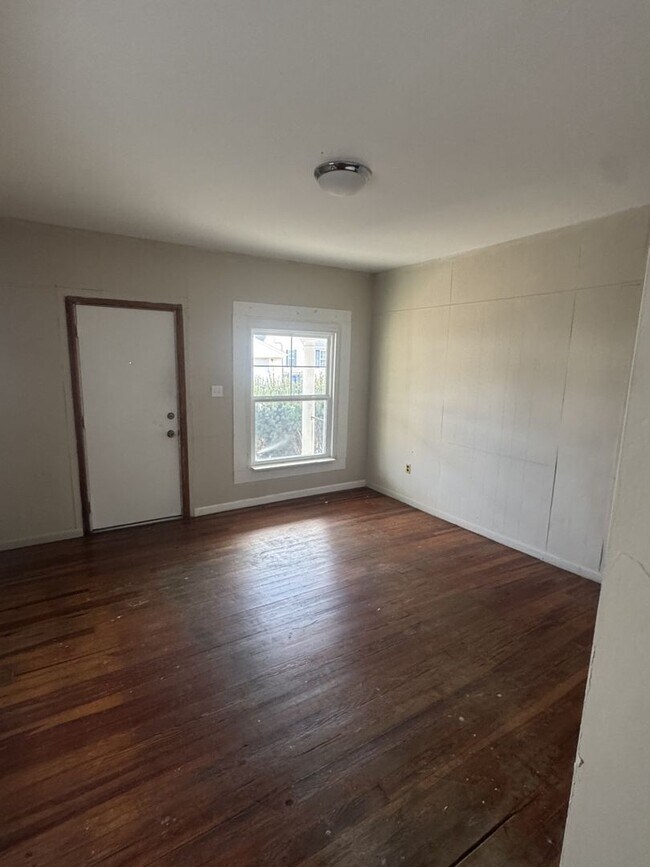 Building Photo - 263/265 S HEDGES ST