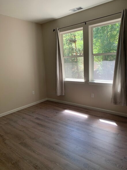 Master Bedroom - 2701 Midland Avenue