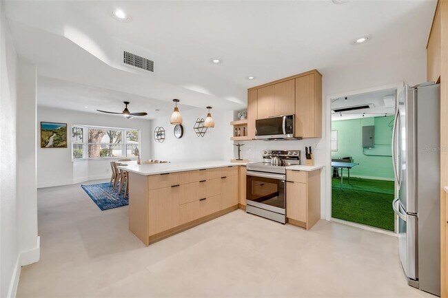 Building Photo - 4622 Bay Crest Dr