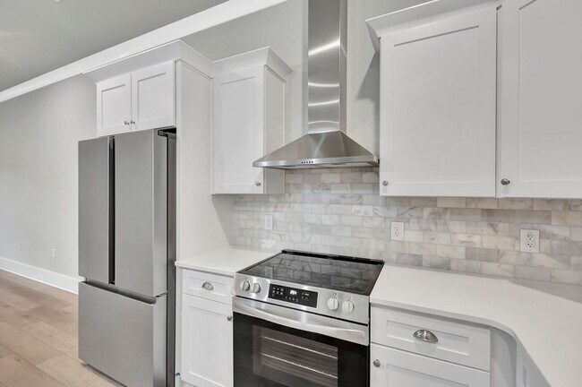 Building Photo - Updated 2-Bedroom Home in Indigo Hall at H...