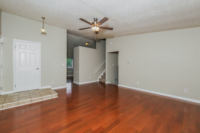 Building Photo - 5926 Buck Rill Dr