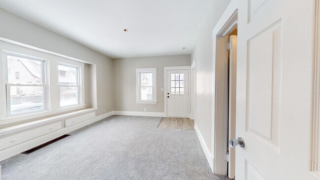Building Photo - 4500 W 39th St