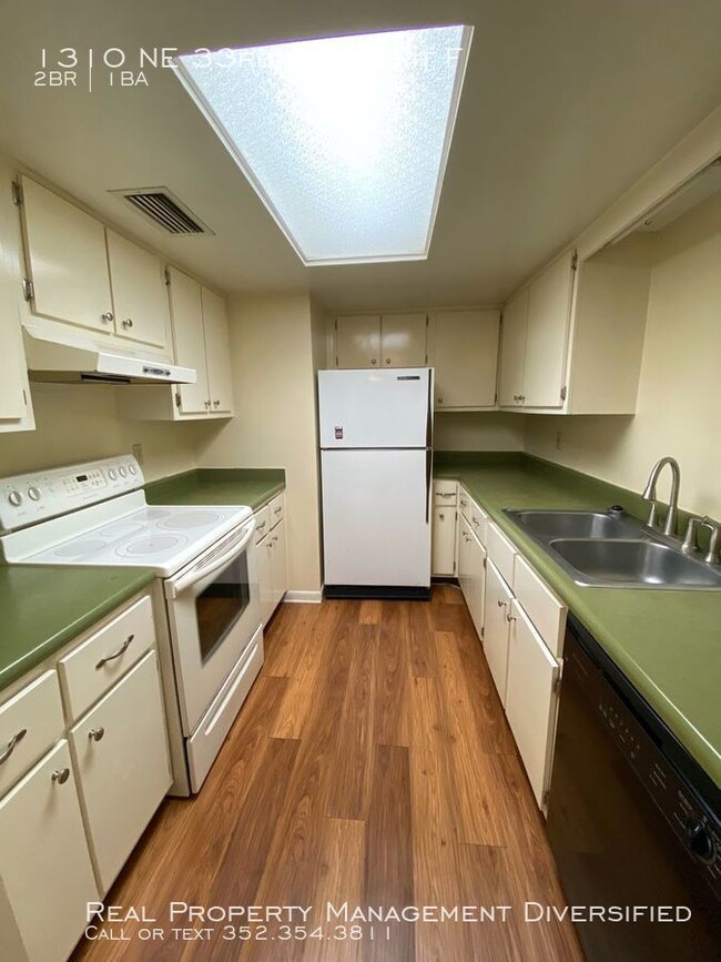 Building Photo - Garden Villas Apartments - 2/1