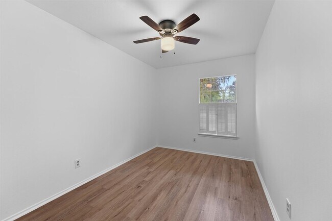 Building Photo - 2247 Oak Shores Dr