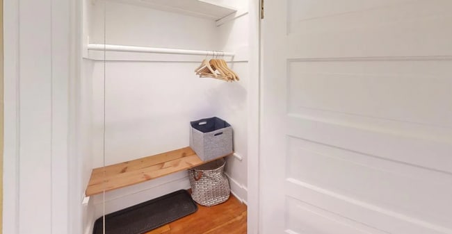 Building Photo - Charming 3-Bedroom Home in the Heart of th...