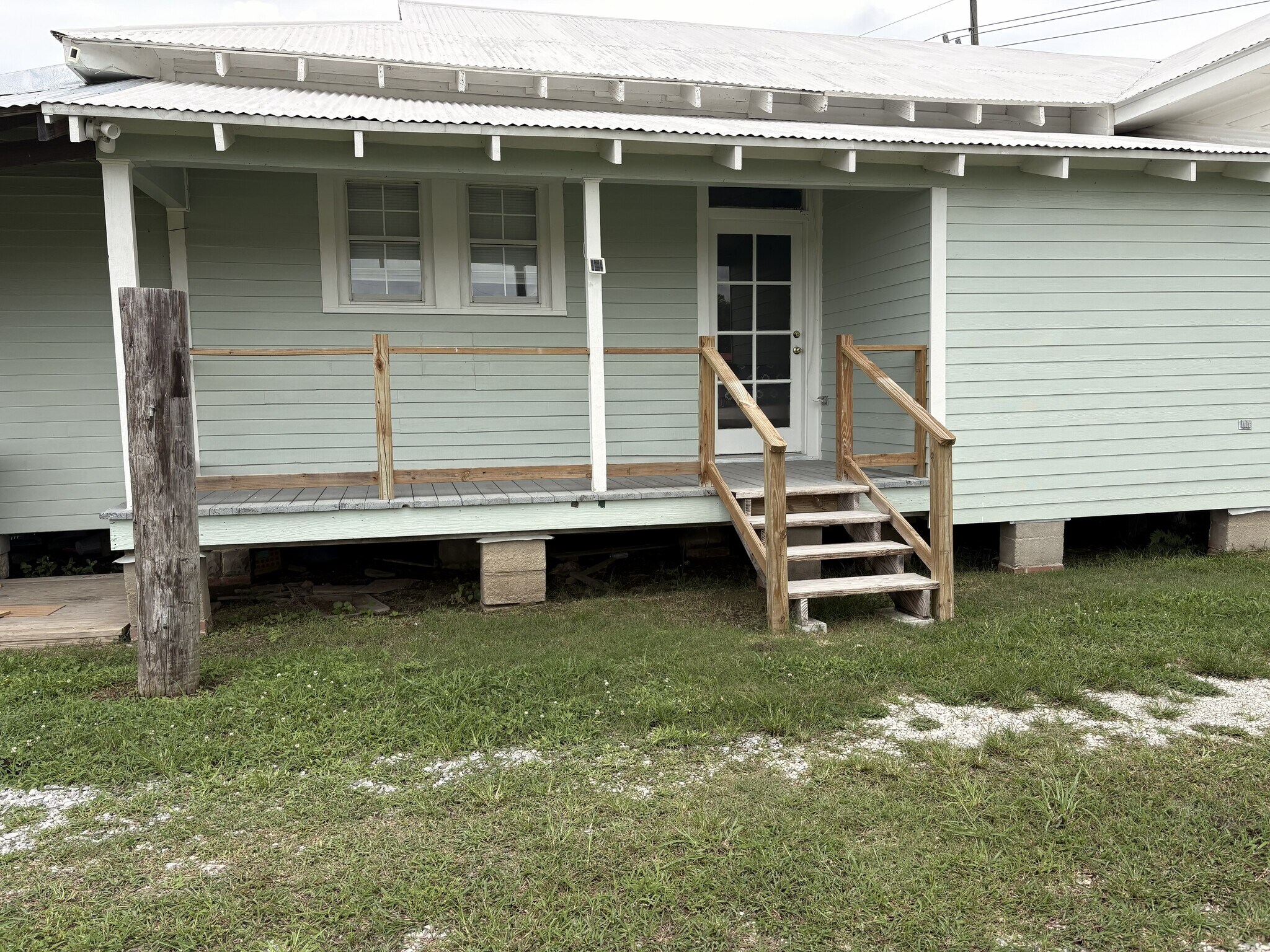 Building Photo - 9062 LA-1