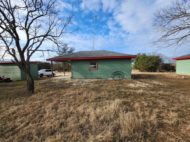 Building Photo - 1/1 House in the Country