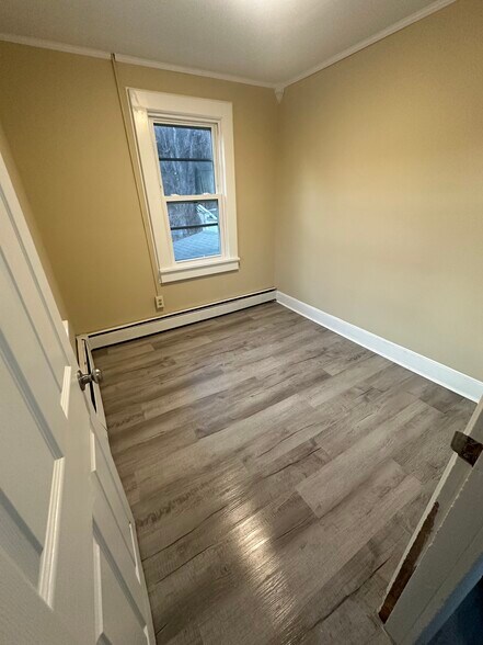 Building Photo - 207 Gorham Ave