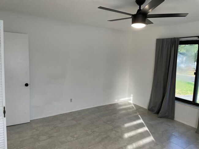 Building Photo - 253 Mateo Way NE