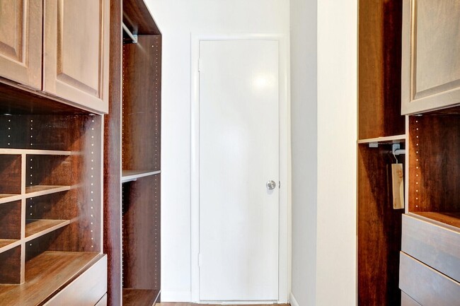 Building Photo - 4500 N Flagler Dr