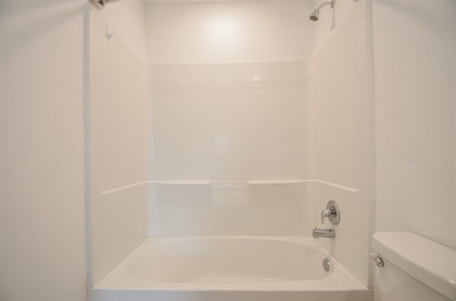Building Photo - 4127 Saltillo Lakes Dr