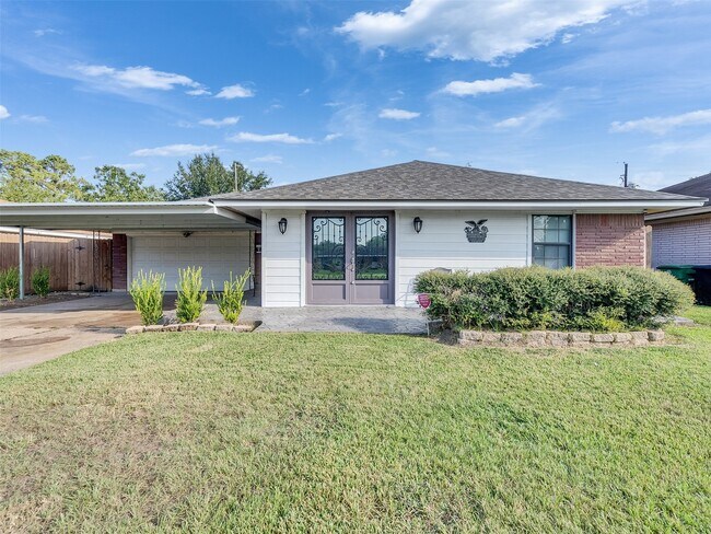 Primary Photo - 667 Edgebrook Dr