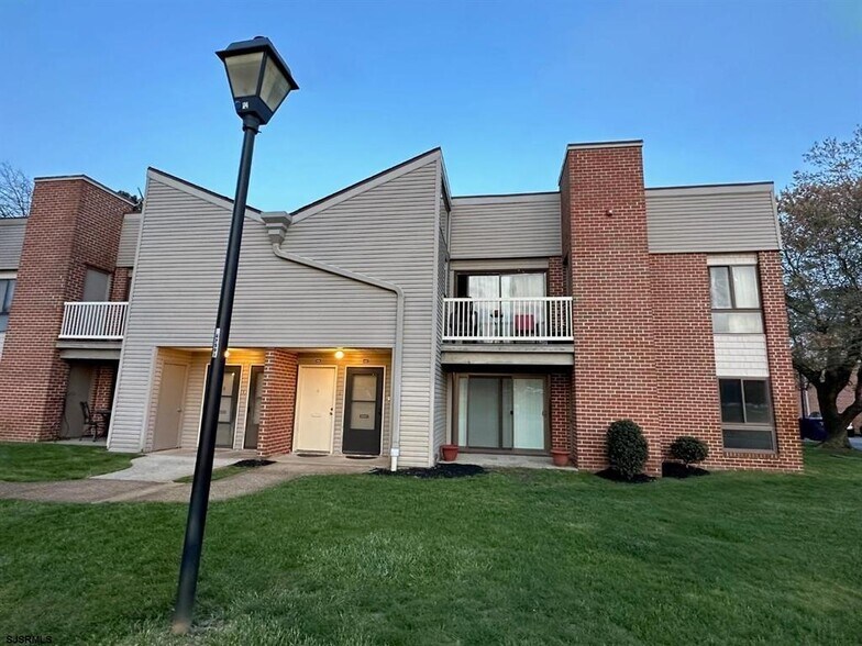 Building Photo - 405 Alpine Ct
