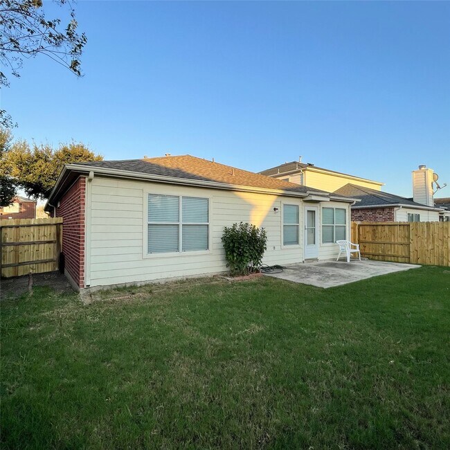 Building Photo - 14927 Sugar Sweet Dr