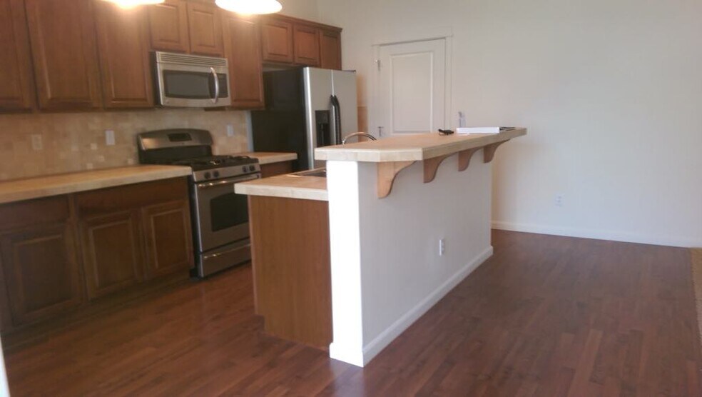 Building Photo - 16575 SE Windswept Waters Dr