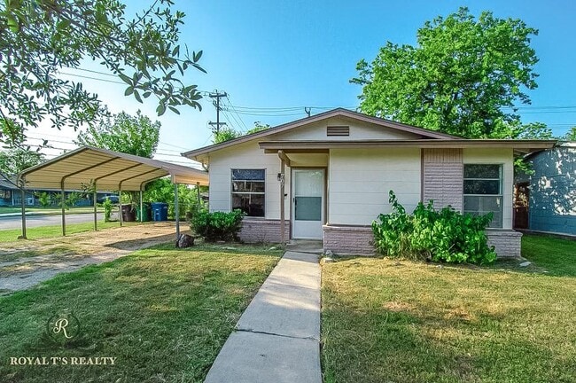 Building Photo - 707 Sprucewood Ln