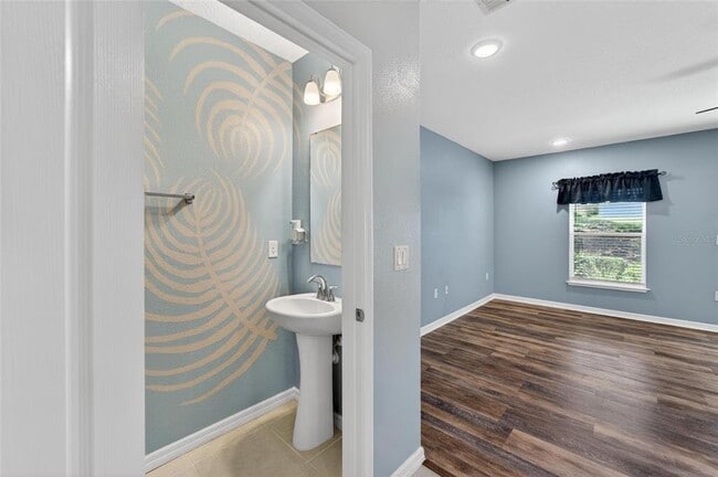 Building Photo - 3842 Hampstead Ln