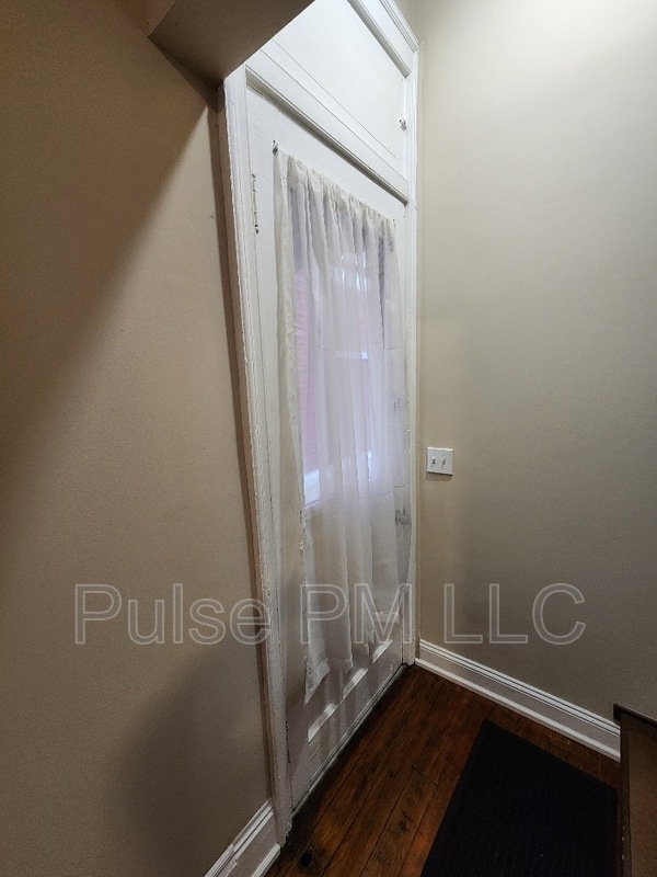 Building Photo - 1539 St Clair St