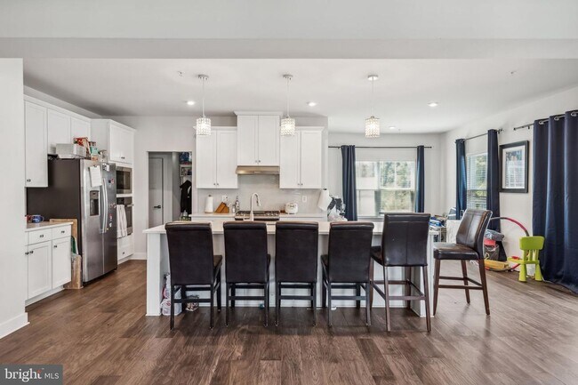 Building Photo - 11281 Wheeler Ridge Dr