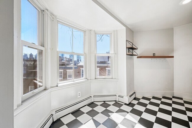 Building Photo - 28 Chestnut St