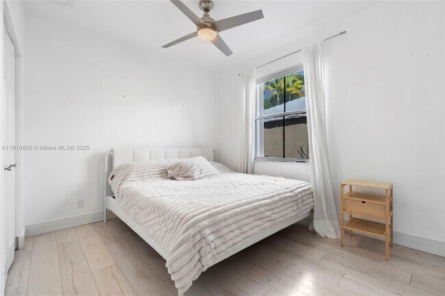 Building Photo - 932 Nandina Dr