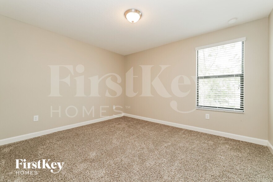 Building Photo - 9901 Victory Gallop Loop