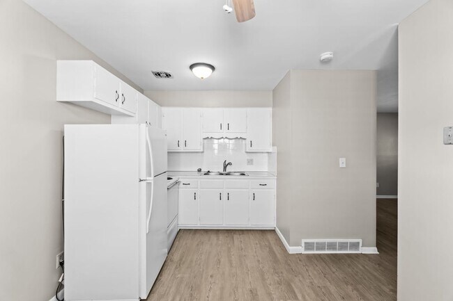 Building Photo - 1549 Oakland Park Ave