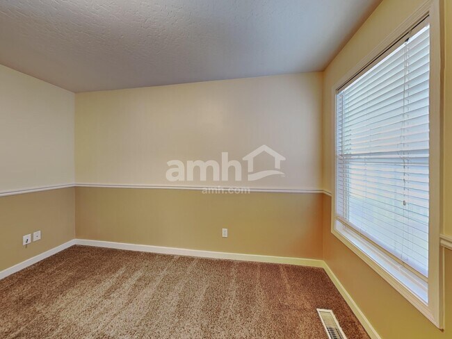 Building Photo - 2360 N Grey Hawk Ave