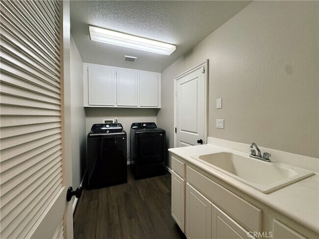 Building Photo - 32469 Quiet Trail Dr