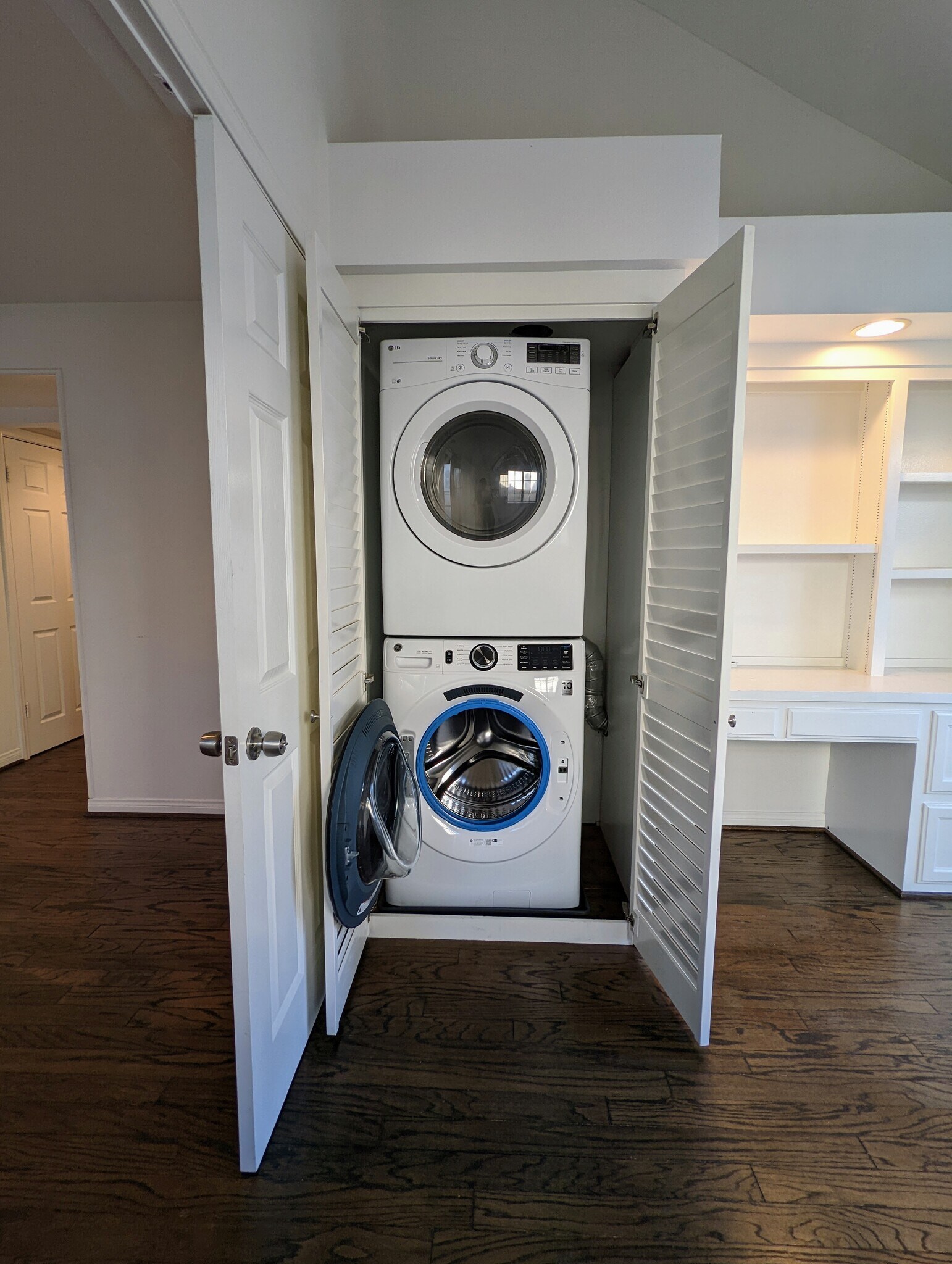 Building Photo - 509 Goldenrod Ave