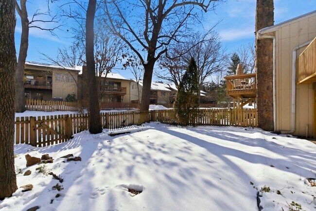 Building Photo - 3460 E Catalpa St