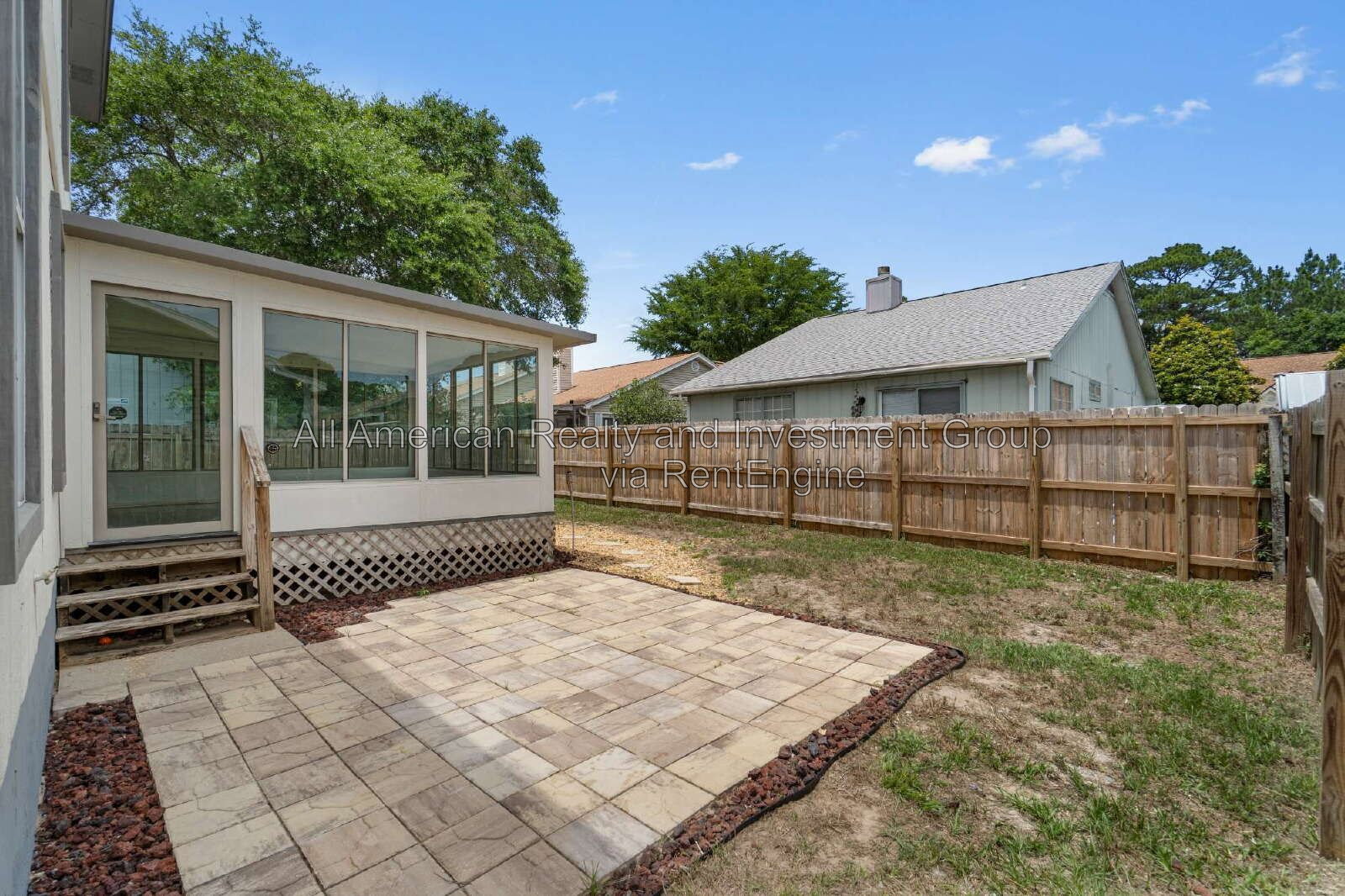 Building Photo - 608 Drakes Landing