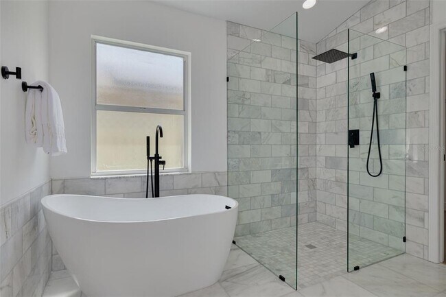 Building Photo - 9418 Azalea Ridge Cir