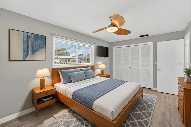 Building Photo - 2127 Scotland Dr