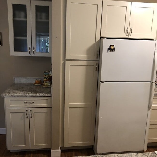 Building Photo - 685 Oak St