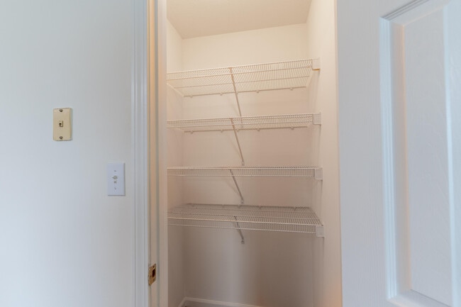 Building Photo - 304 Dads Way