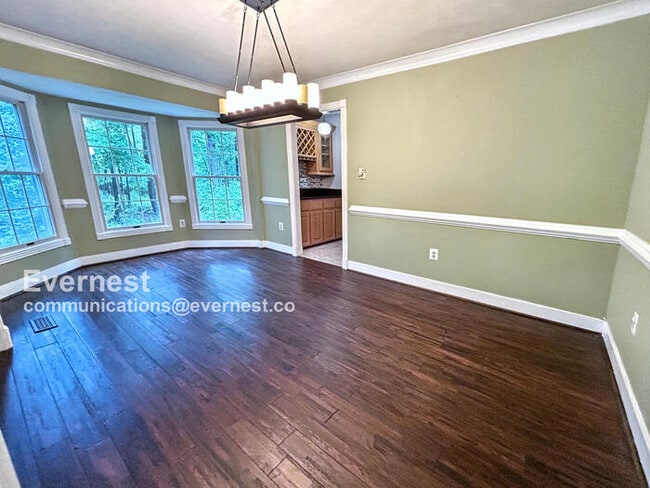 Building Photo - 3059 Southampton Dr