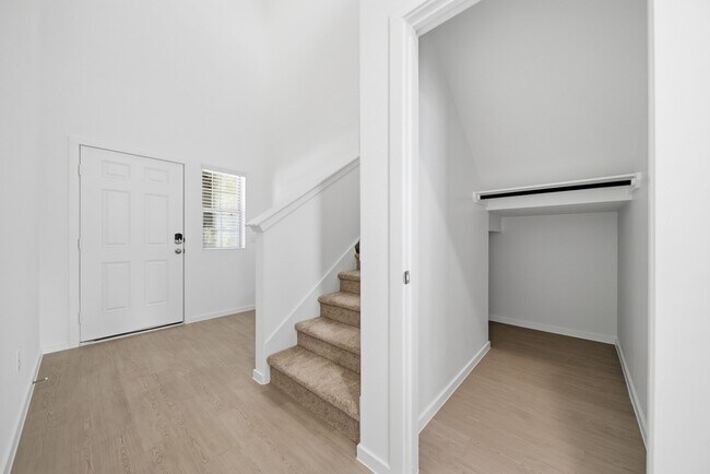 Building Photo - 10731 Sora Dr