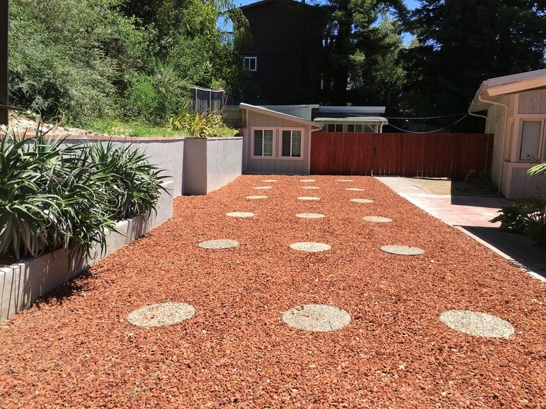 Private rear patio - 330 Shoreline Hwy