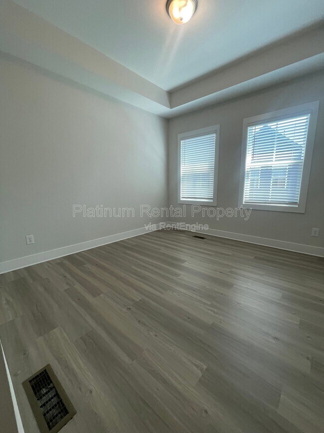 Building Photo - 146 Color Cir