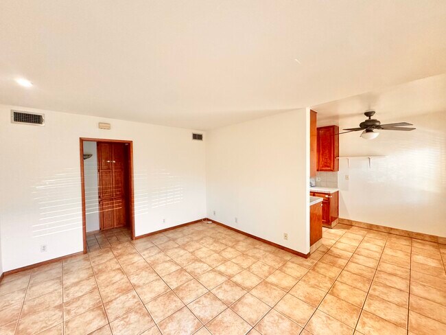 Primary Photo - 1278 N Van Ness Ave