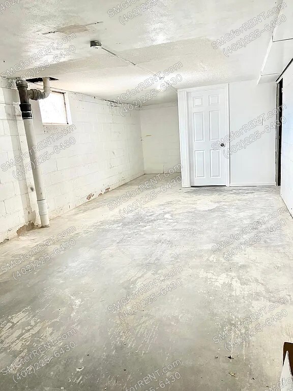 Building Photo - 2124 S 42nd St
