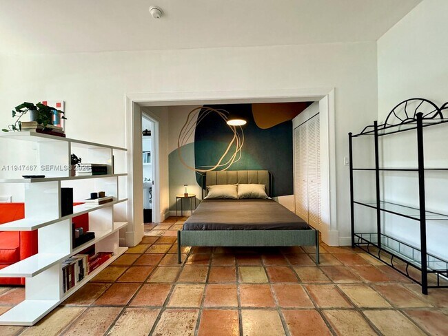 Building Photo - 900 16th St