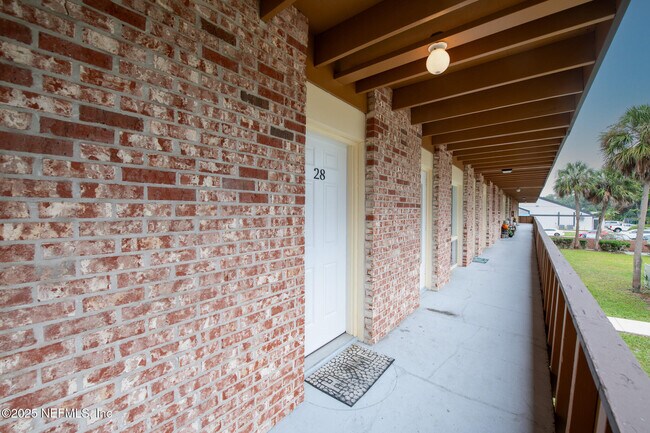 Building Photo - 1217 Park Ave