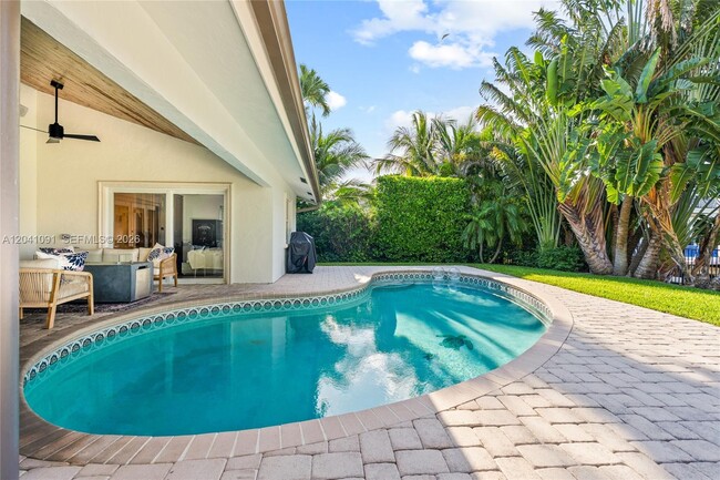 Building Photo - 18 Eleuthera Dr