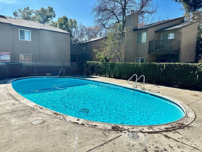 Building Photo - 4332 Pacific Ave