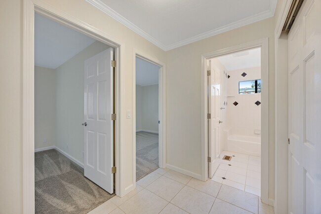 Building Photo - 9168 Eastside Rd