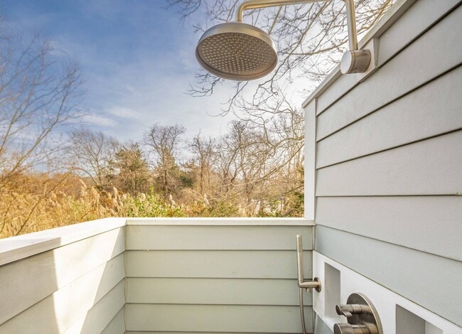 Building Photo - 21 Old Stone Hwy